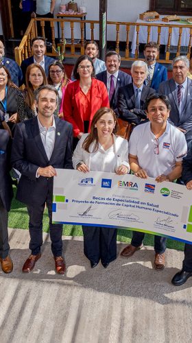 Lanzan becas de especialidad médica para fortalecer la salud en Antofagasta