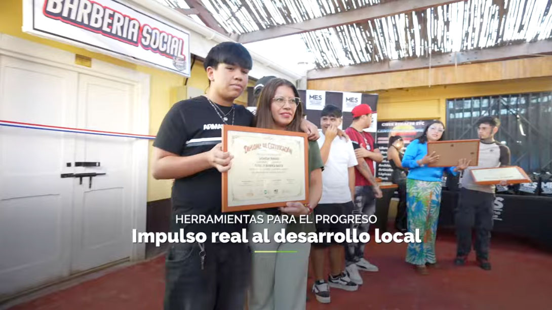 (Español) Nueva Barbería Social en María Elena: impulsando oportunidades y emprendimiento